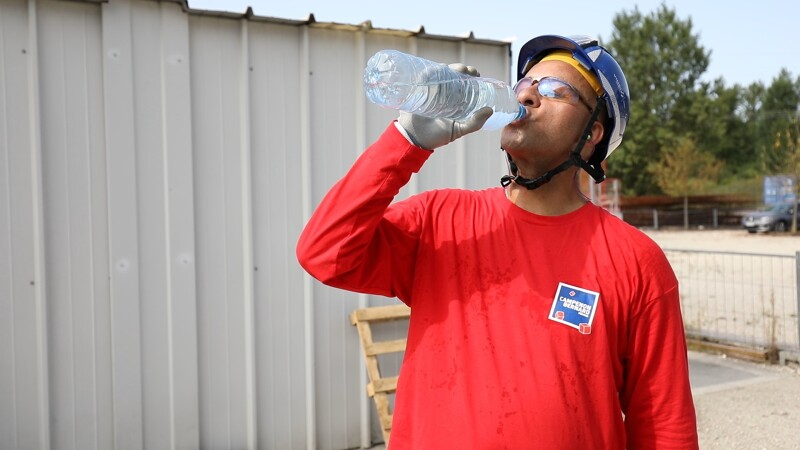 Canicule : arrêts de chantiers, indemnités, protection des travailleurs, tout ce que vous devez savoir