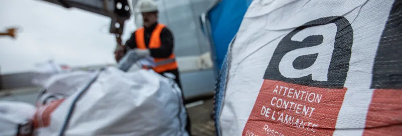 Illustration Boîte à outils Risque Amiante