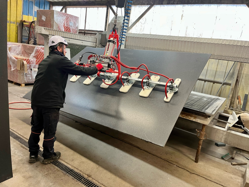  la solution de levage qui soulage les équipes de Cheminées Jouvin